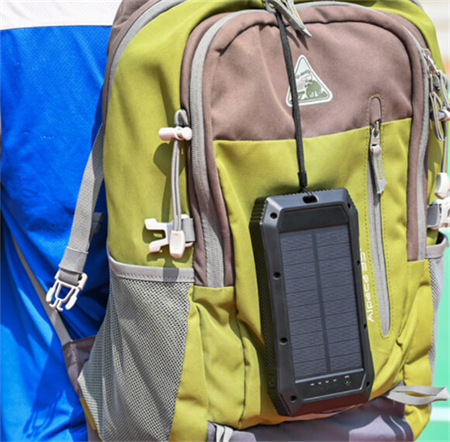 solar-charger-20000mAh-application-backpack